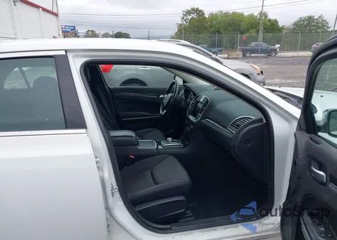 2019 Chrysler 300 Touring из США, поврежденный, VIN 2C3CCAAG3KH564993